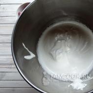 Рецепта за замразен малинов пай със снимка Пандишпан с малини в тесто