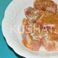 आलूबुखारा के साथ पोर्क पसलियों की रेसिपी पोर्क पसलियों को आलूबुखारा के साथ ओवन में पकाया जाता है