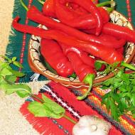 Come mettere sott'aceto i peperoncini per l'inverno: ricette per ogni occasione: per barbecue, insalata, zuppa e salsa