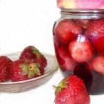 Φράουλες στο δικό σας χυμό για το χειμώνα: συνταγές Πώς να φτιάξετε τη Βικτώρια στον δικό σας χυμό