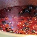 Jelly blackcurrant untuk musim dingin tanpa gelatin