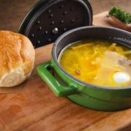 Grybų sriuba su makaronais Šviežia pievagrybių sriuba su makaronais