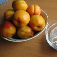 Come essiccare le albicocche per albicocche secche e frutta secca a casa?