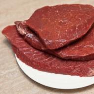 Liellopu gaļa Stroganovs - klasiskas receptes ar krējumu, krējumu un sēnēm Liellopa gaļas Stroganova recepte ar sēnēm
