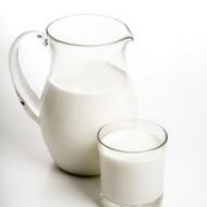 Iebiezinātais piens mājās gatavots kondensētais piens ar savām rokām