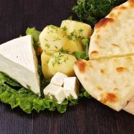 Osetijas pīrāgs ar sieru un zaļumiem mājās
