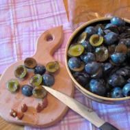 Blackthorn 잼 레시피 : 무엇이 유용하고 과일의 경도와 시큼한 맛을 