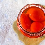 Dolchin bilan marinadlangan pomidorlar doljin va chinnigullar bilan qishki pomidorlar